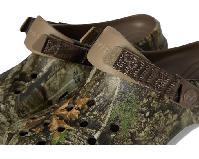 Кроксы Classic All-Terrain Clogs с камуфляжным принтом и ремешком