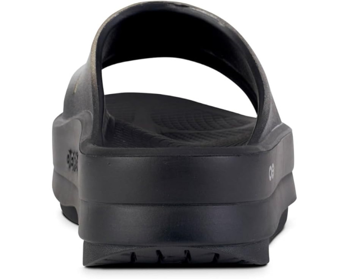 Сланцы OOFOS OOmega OOahh Luxe Slide с технологией OOfoam