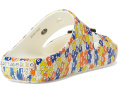 Сланцы Crocs в коллаборации с Marimekko и цветочным принтом Unikko