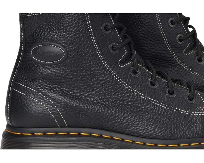 Ботинки Dr. Martens Buzz с 8 парами люверсов и массивной подошвой