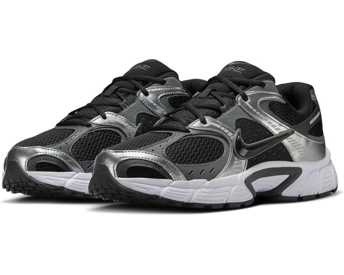 Кроссовки Nike V5 RNR с массивной пеной и ретро-дизайном