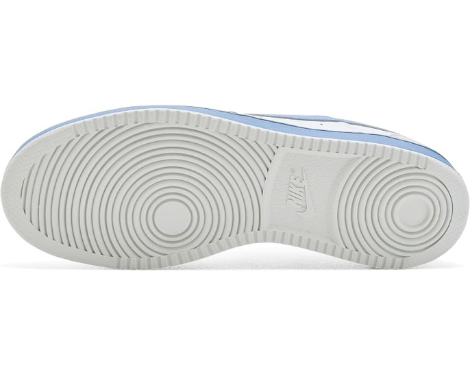 Кроссовки Nike Court Vision Low Suede в классическом стиле