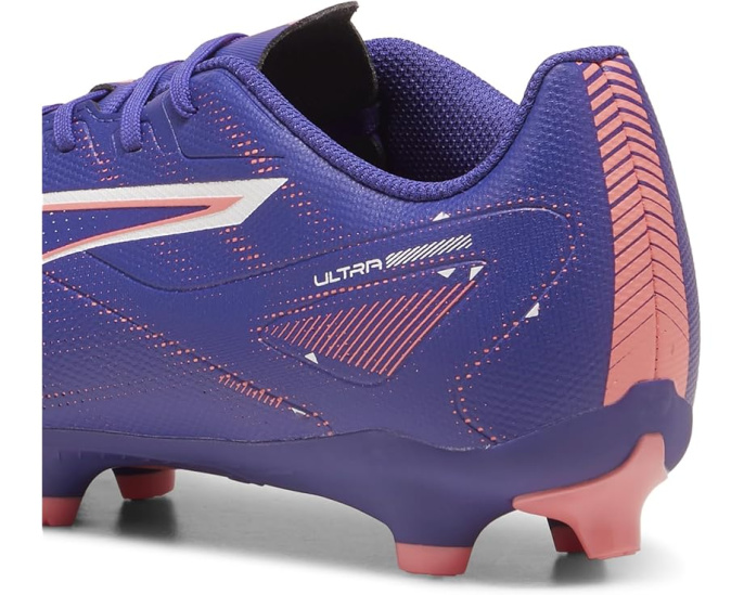 Бутсы Puma Ultra 5 Play Firm для искусственного покрытия с рециклированными материалами
