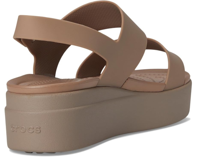 Сандалии Crocs Brooklyn Low Wedge на платформе с технологией LiteRide