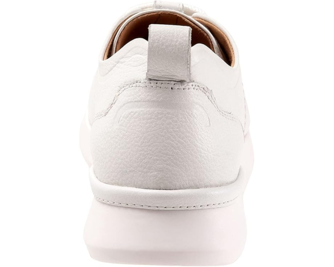 Кроссовки SoftWalk Stella из кожи с перфорацией
