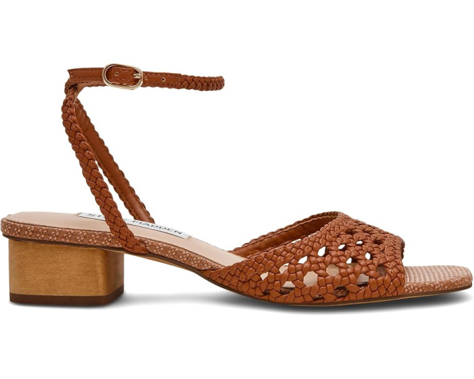 Босоножки Shay от Steve Madden с острым носком и регулируемым ремешком