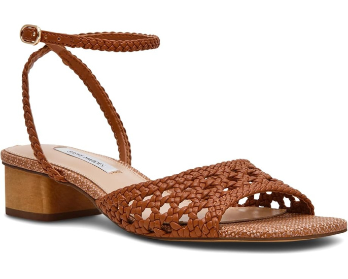 Босоножки Shay от Steve Madden с острым носком и регулируемым ремешком
