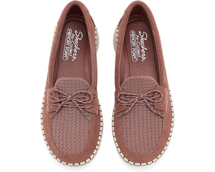 Кеды Skechers Wilshire Blvd Feeling Coy на шнуровке с мыском