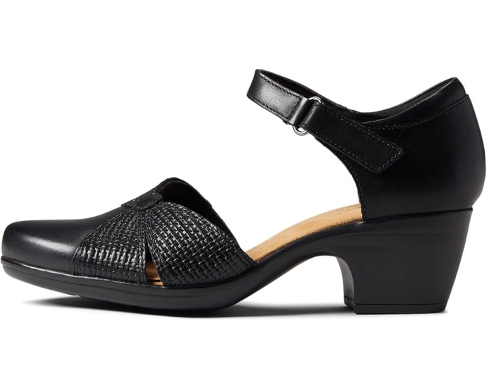 Босоножки Emily Rae на устойчивом каблуке с регулируемым ремешком от Clarks