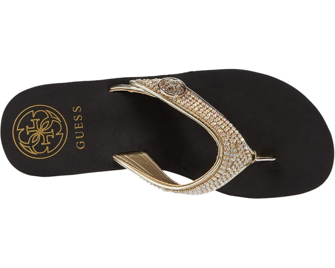 Сандалии GUESS Sarraly на платформе с металлическим декором и танкеткой