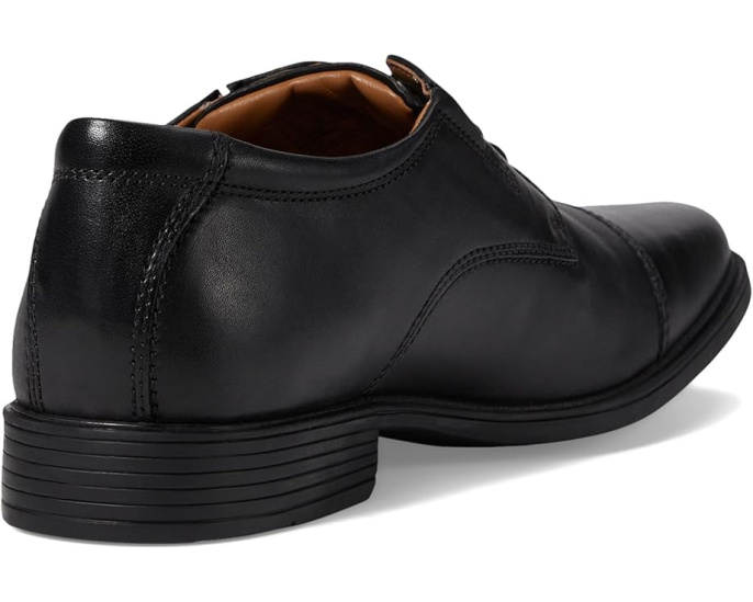 Туфли Clarks Tilden Cap с блестящей кожей и двойной резинкой