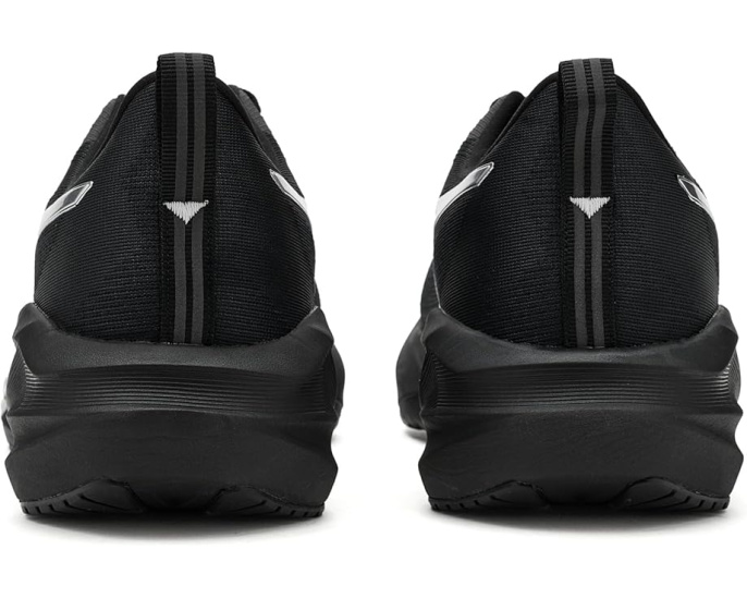 Беговые кроссовки ASICS Novablast 5 Platinum с FF BLAST MAX и переработанными материалами