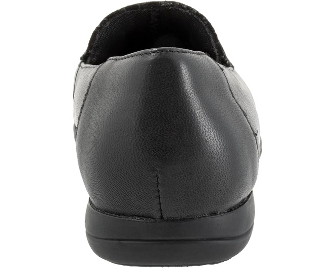 Trotters Deanna туфли слипоны из кожи с перфорацией