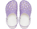 Клоги Classic Geometric от Crocs с геометрическим дизайном