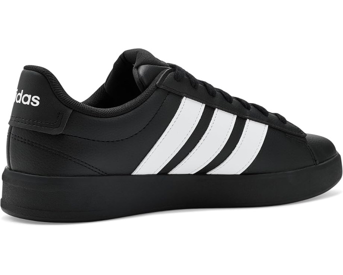 Кроссовки adidas Grand Court с резиновым верхом