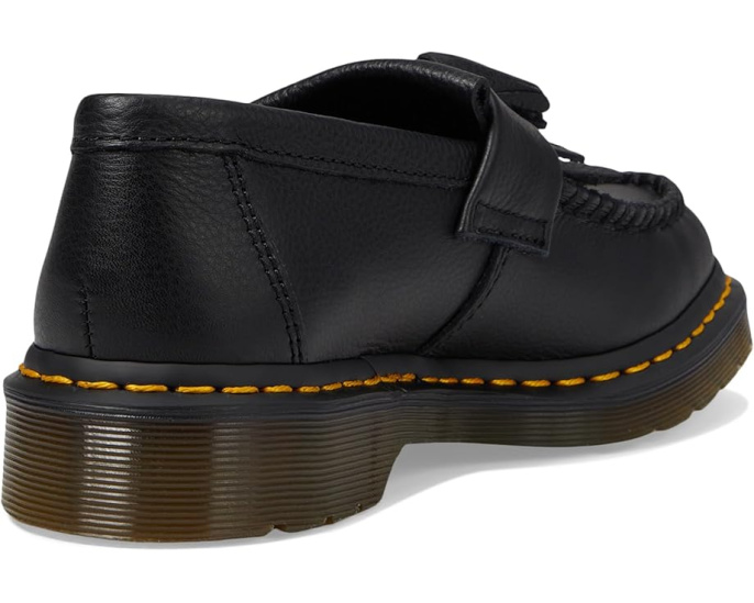 Мокасины Dr. Martens Adrian с кисточками и подошвой Airwair