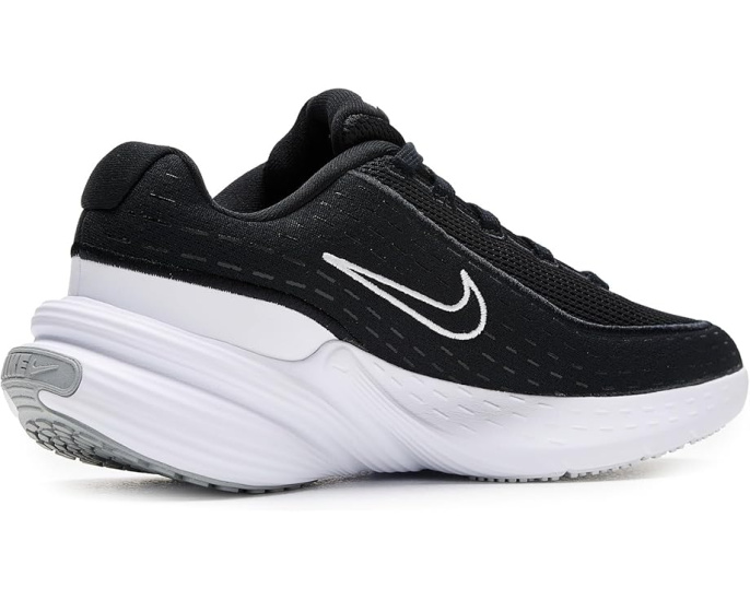 Кроссовки Nike Kids Uplift SC с текстильным верхом и мягкой пеной