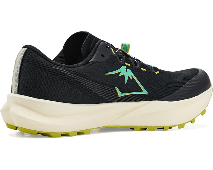 Трейловые кроссовки ASICS Fuji Lite 6 с переработанными материалами