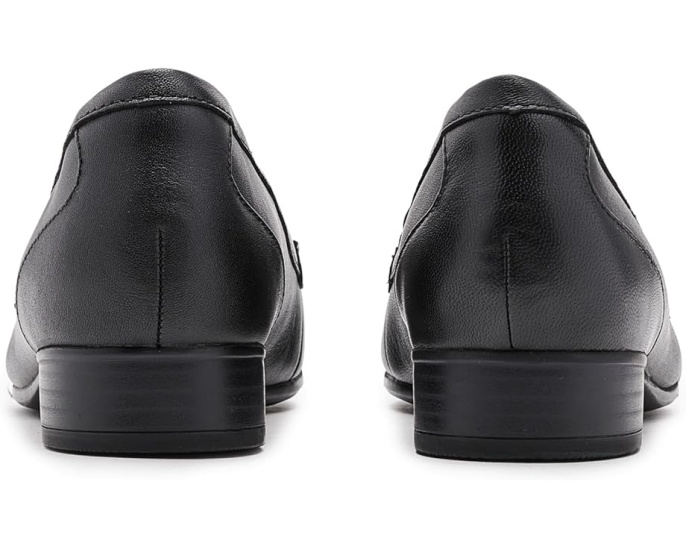 Лоферы Clarks Juliet Mia с квадратным носком и низким каблуком из кожи