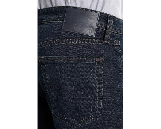 Graduate Tailored Leg Jeans in Studio