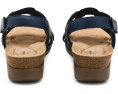 Сандалии Calenne Gracie Clarks на ремешках с клином и стелькой Ultimate Comfort