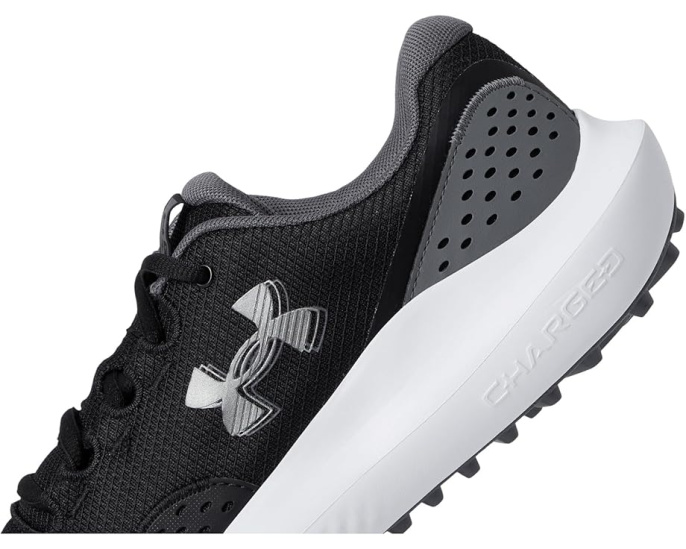 Шиповки Under Armour Surge для гольфа с легким верхом и низким профилем