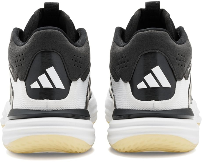 Кроссовки для зала adidas Courtstabil с резиновым верхом для стабильности