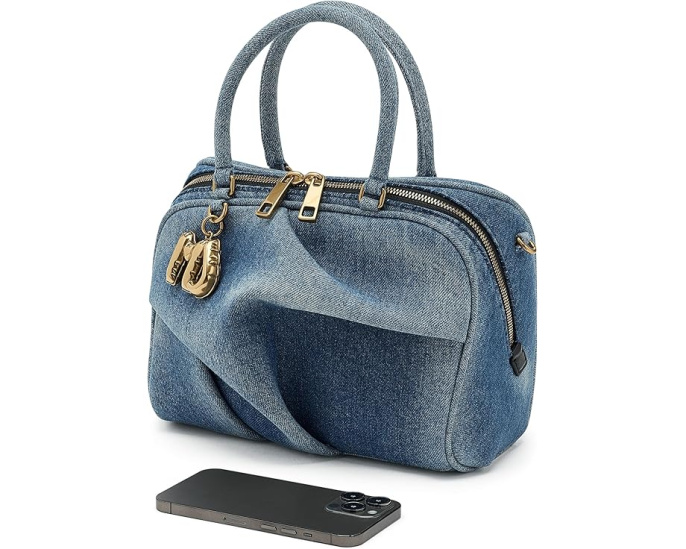 Сумка The Denim Small Wave от Marc Jacobs с волнообразным декором