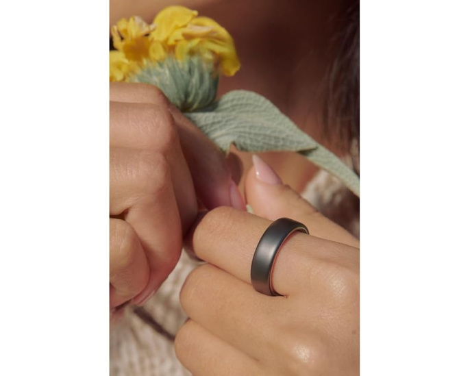 Умное кольцо Ring 5 от бренда OURA серебристого цвета