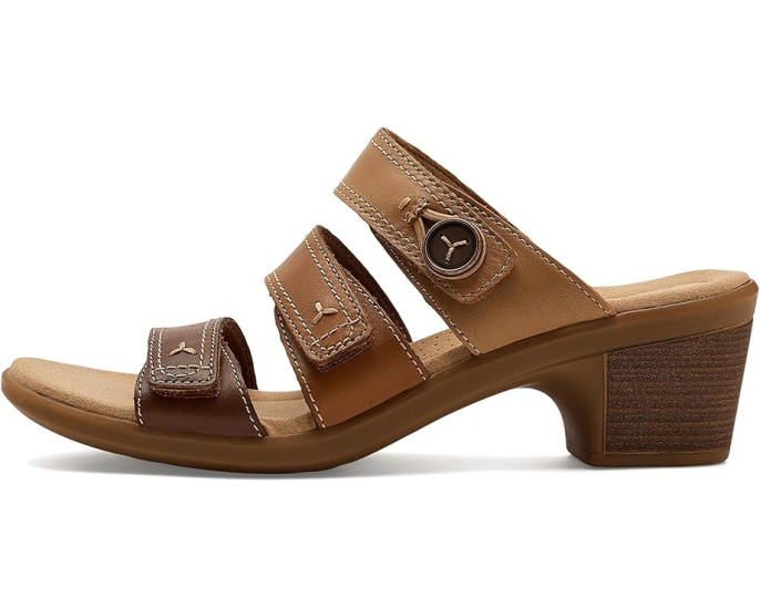 Сандалии Clarks Emily 2 Adella с каблуком и стелькой Ultimate Comfort