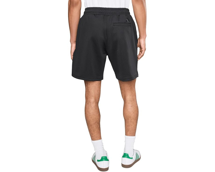 Шорты для гольфа Beyond Range от adidas Golf с регулируемым поясом