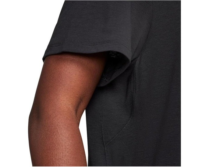 Футболка Nike One Relaxed с коротким рукавом и технологией Dri-FIT