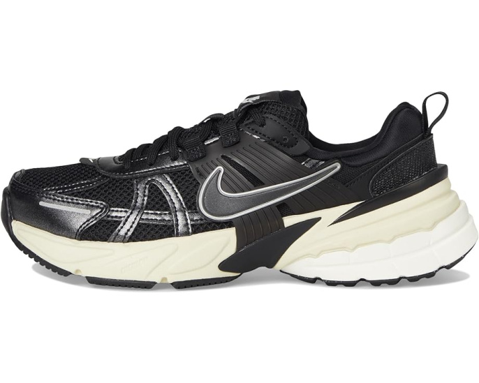 Кроссовки Nike V2K Run в ретро-стиле с массивной подошвой