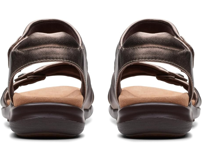 Сандалии Clarks Kitly Ave с ремешком на липучке и контурной стелькой