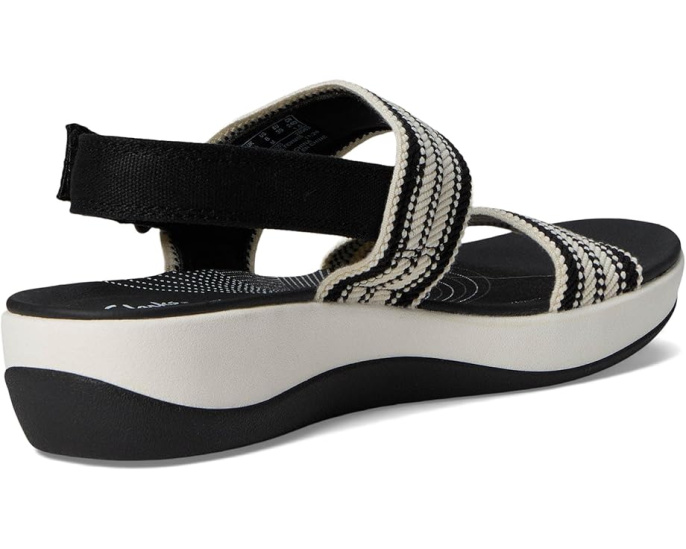 Плоские сандалии Clarks Arla Stroll с технологией Cushion Plus