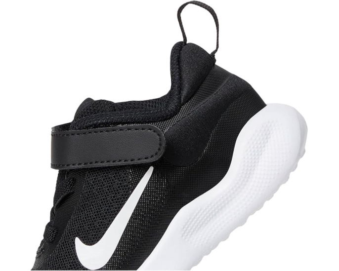 Детские кроссовки Nike Kids Revolution 7 с упругой пеной для малышей