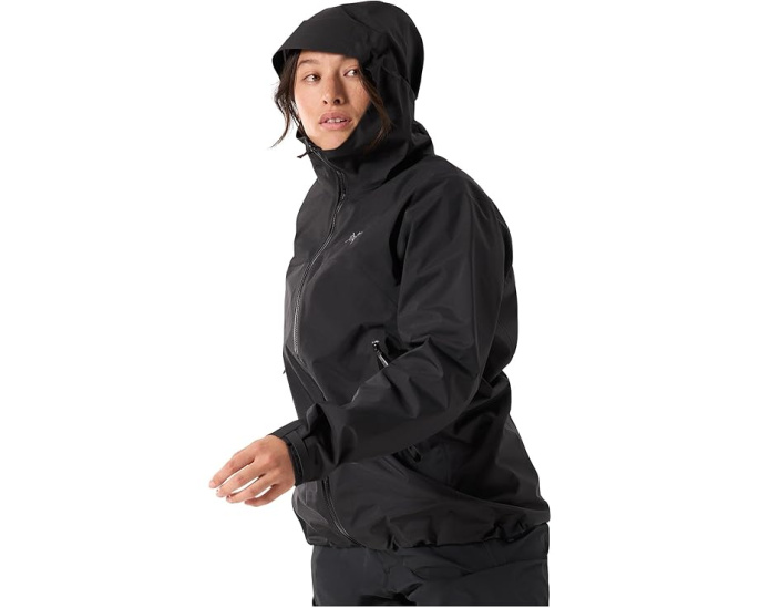 Куртка Arc'teryx Beta с технологией GORE-TEX и водоотталкивающими молниями