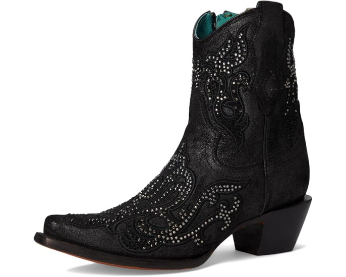 Ковбойские ботинки Corral Boots C4106 с вышивкой и заклепками
