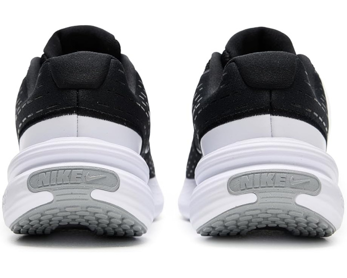 Кроссовки Nike Kids Uplift SC с текстильным верхом и мягкой пеной