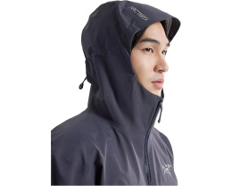 Куртка Arc'teryx Beta с технологией GORE-TEX и встроенным отражателем RECCO