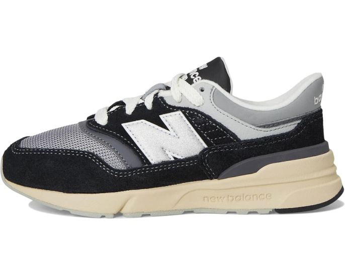 Кроссовки New Balance 997R с замшевым верхом