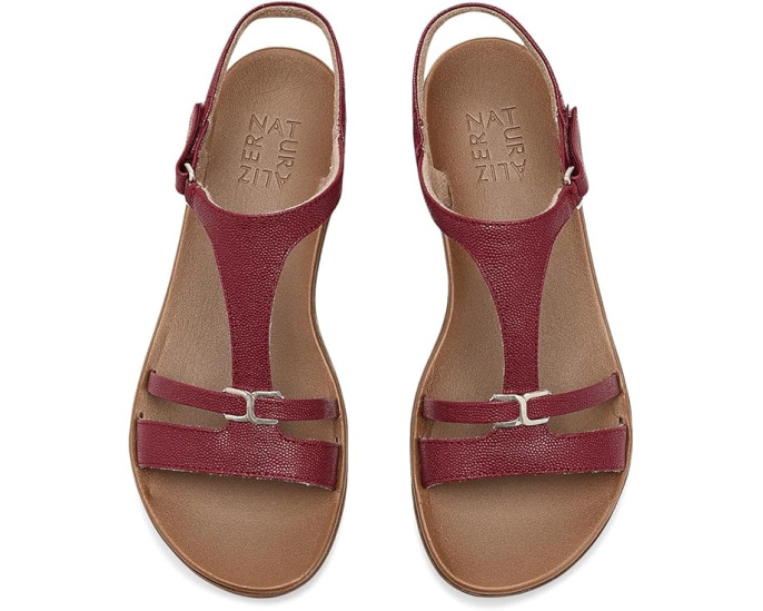 Сандалии Naturalizer Sofia на низком каблуке с технологией Contour+ Comfort