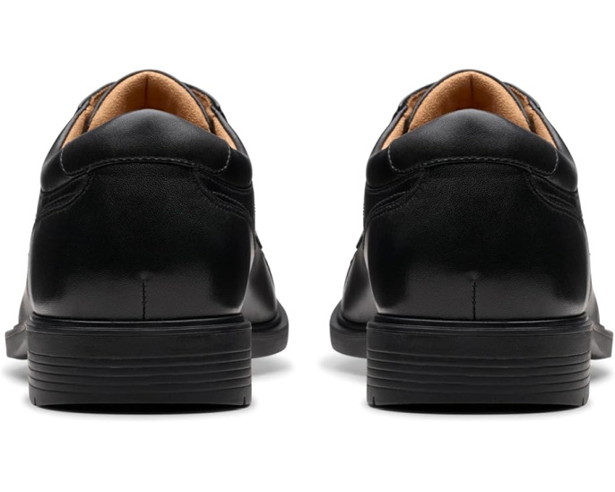 Оксфорды Clarks Eldredge Cap с мыском и резиновой подошвой