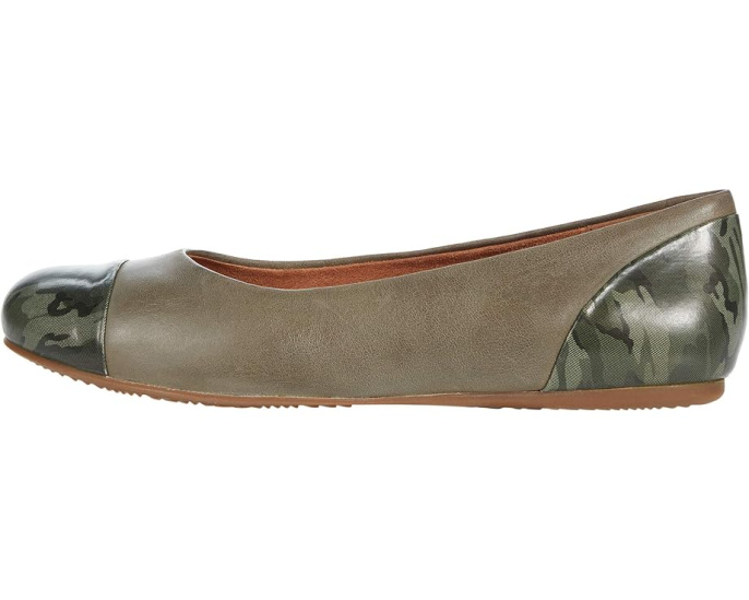 Балетки SoftWalk Sonoma Cap Toe с круглым носком и резиновой подошвой