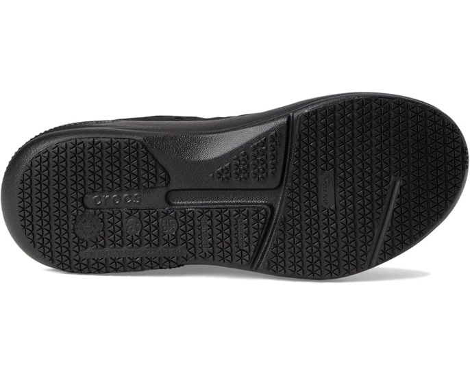 Рабочие кроссовки Crocs On The Clock с сертифицированной противоскользящей подошвой