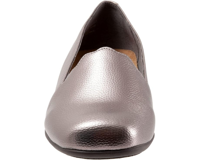 Лоферы Trotters Sage с квадратным носком и фигурным краем