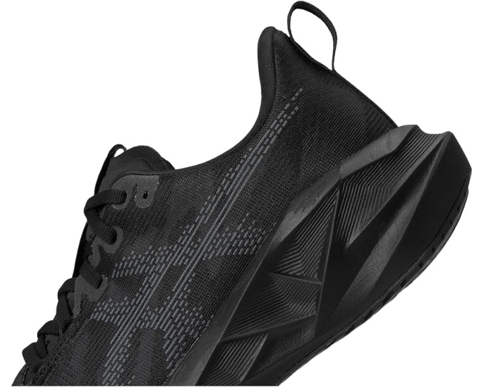 Кроссовки ASICS Novablast 5 с амортизацией FF BLAST MAX и экологичной стелькой