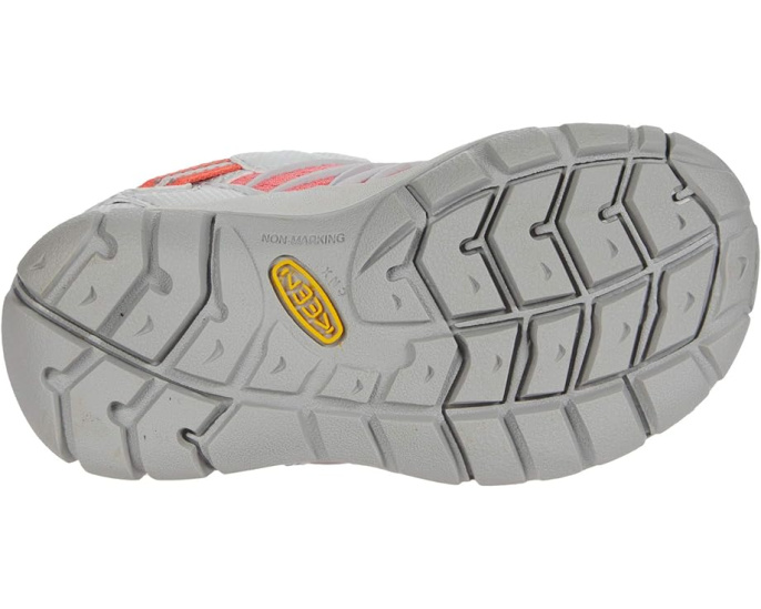 Детские кроссовки KEEN Kids Chandler CNX с защитным мыском и липучкой