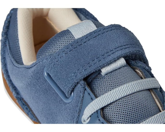 Кроссовки Adventurer Sneaker от UGG Kids для детей со стирающимся верхом