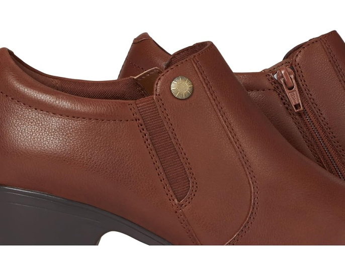 Туфли Clarks Emily 2 Reyna с простым носком и эластичными вставками